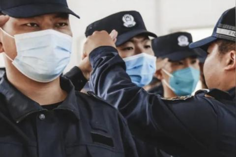 在网络的便捷世界里，你可以迅速通过各种在线服务轻松获得所需，比如快速下单、免费助力以及即时成为QQ超级会员。