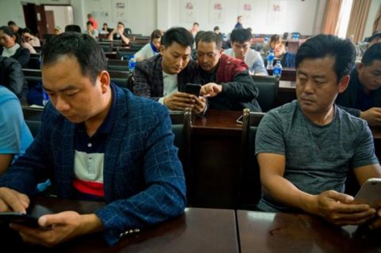 请问你能推荐一个活跃的微信拼多多助力群聊吗？
