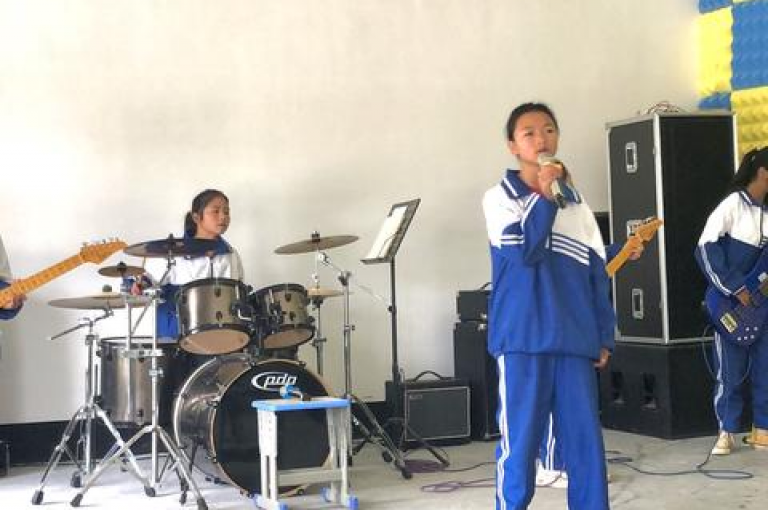 快手平台免费提供网红服务，助你发现热门视频和直播，实现网红梦想。