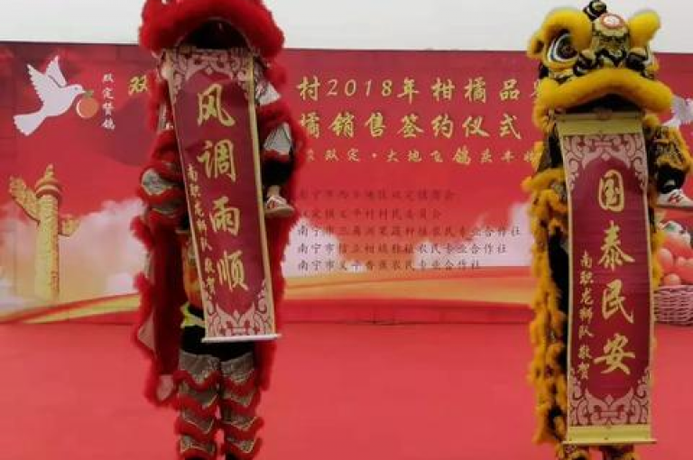 QQ名片一元10万赞的服务，让你的社交形象瞬间提升，成为众人瞩目的焦点。