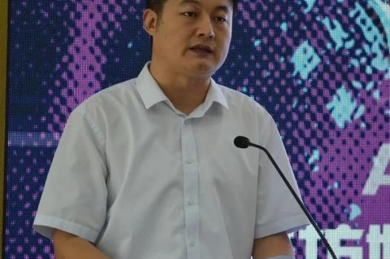 要提高抖音的观看次数和追随者数量，关键在于创造有吸引力的内容并积极与观众互动。