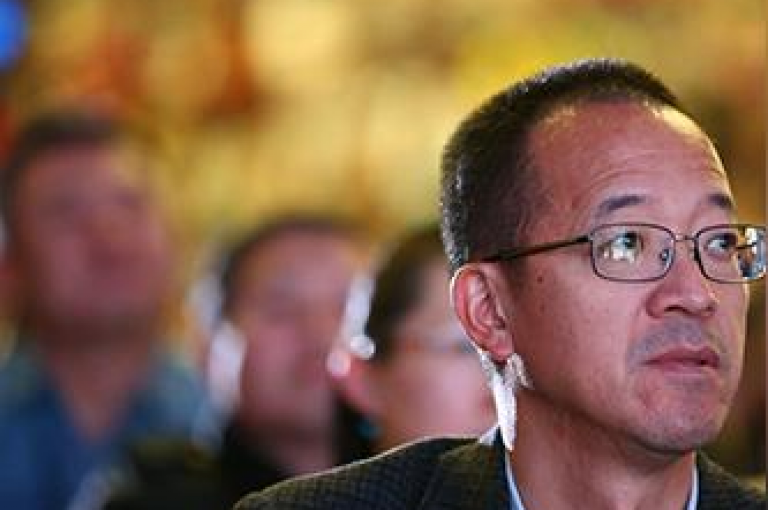 苹果设备用户可通过官方网站找到专属的抖币充值入口。