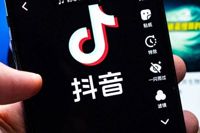 提供专业点赞服务，快速提升视频热度，抖音、哔哩等平台自助下单，1元即可获得1000粉丝关注。
