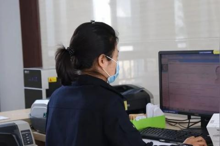 全天候自助服务平台 - 让您享受无间断的便捷服务。