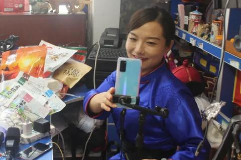 如何快速在抖音上分享作品并获取免费的10000张名片，通过快手自助平台在线下单，享受网红商城提供的正规快手业务服务？