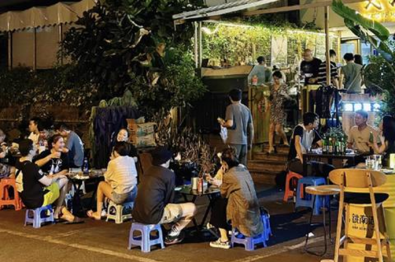 这家网红商店提供全天候自助购物体验，让你随时享受便捷的购物乐趣。