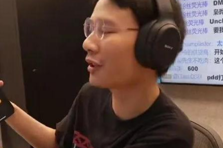 在拼多多应用中如何快速定位到拼多多互助砍价的入口？