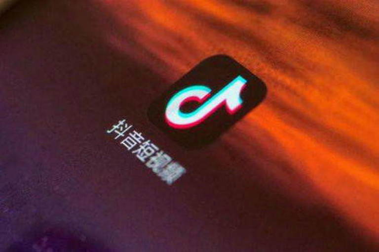 抖音千川投流的具体费用取决于多种因素，包括投放的目标、时长以及竞争程度等。