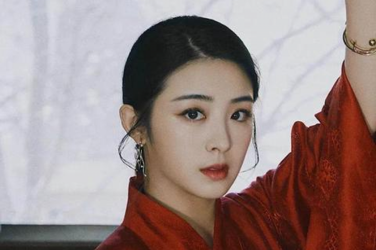 获取免费的QQ说说点赞服务，通过自助平台轻松获得。