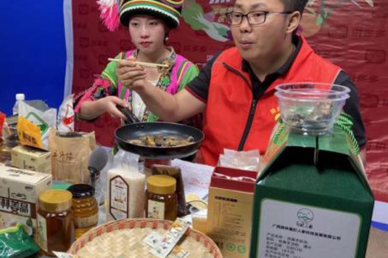 拼多多互助团队通常活跃在各大社交平台和专门的互助群组中。