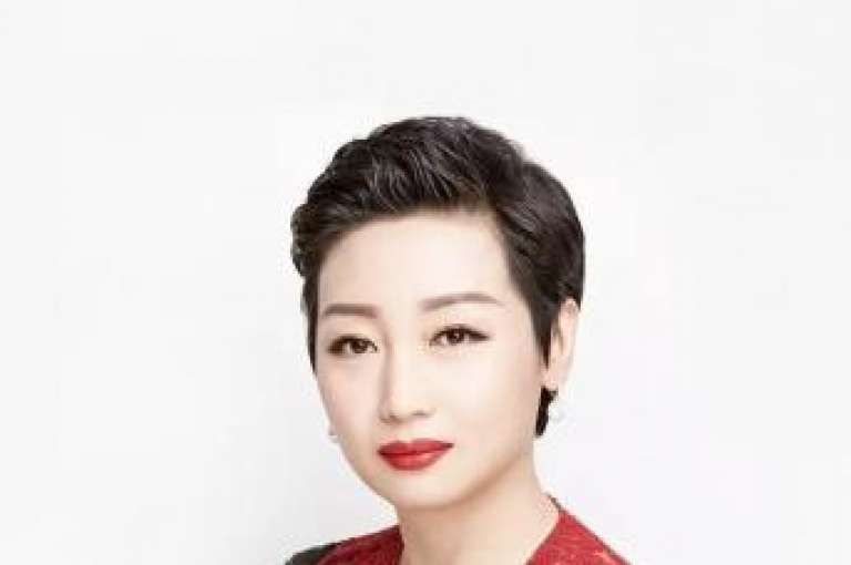 要取消拼多多微信互助群的免费加入，您可以按照以下步骤操作，首先打开微信，进入通讯录找到该互助群，然后点击群聊右上角的...按钮，选择删除并退出，最后在弹出的确认框中点击确定即可完成取消。