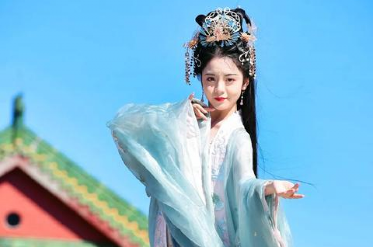 要在抖音上增加粉丝，关键在于创造高质量、有吸引力的内容，并积极与观众互动。
