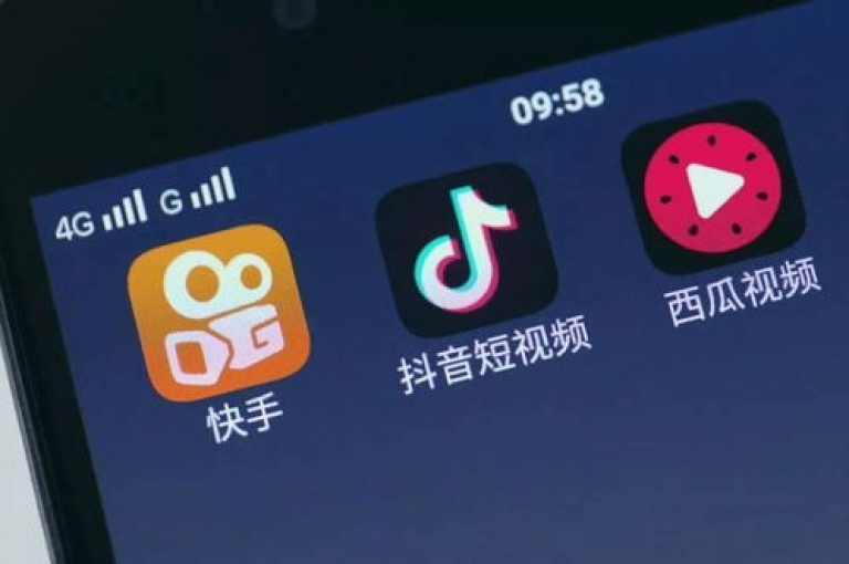 快手平台提供多种便捷服务，包括双击播放量自助下单、房产装修内容分享、虚拟货币充值工具下载，以及通过微信支付进行点赞购买，同时支持快手应用的快速下载。