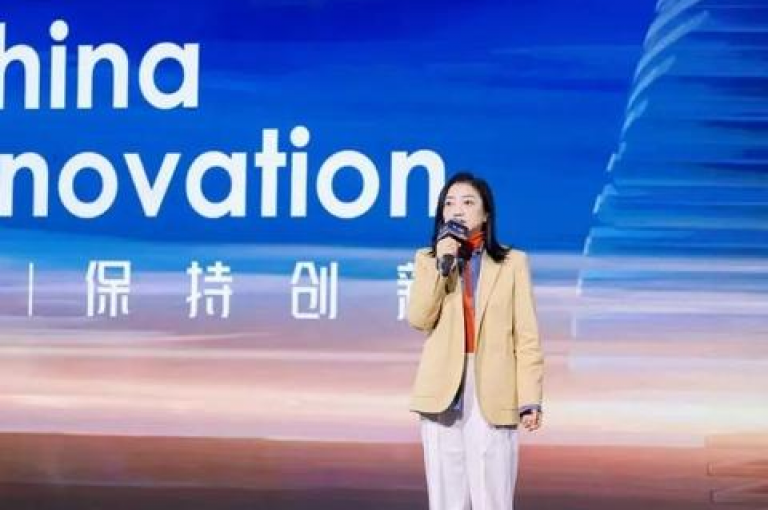 2025年，拼多多将与微信群携手合作，共同开创互助共赢的新时代。