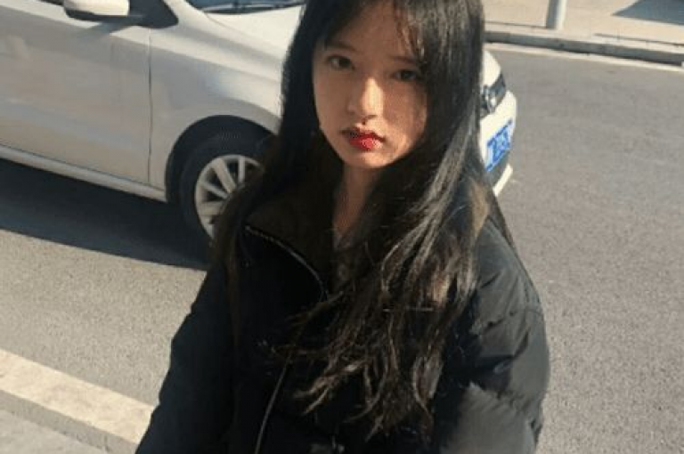 在线快速点赞服务，QQ空间动态瞬间获赞秘籍 - 快手短视频平台 - 仅需0.5元即可购得100个赞，速度快捷如闪电。