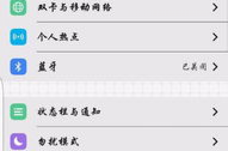 微信朋友圈的一条动态获得了10000次点赞，这显示了其极高的受欢迎程度。