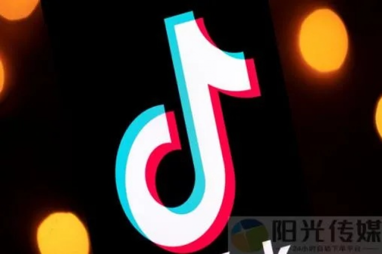 在抖音上，你可以通过支付一块钱获得100个点赞，同时51卡盟平台提供了QQ主题的绝版永久免费链接大全，并且还有抖币充值的服务。