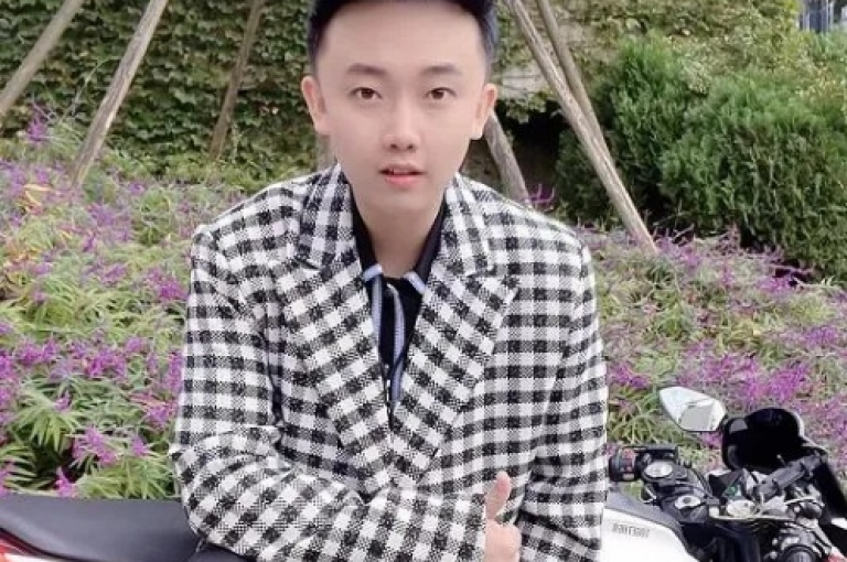 梓豪平台提供全天候的dy业务下单服务，包括快手点赞数量的增加和qq空间真人说说点赞。