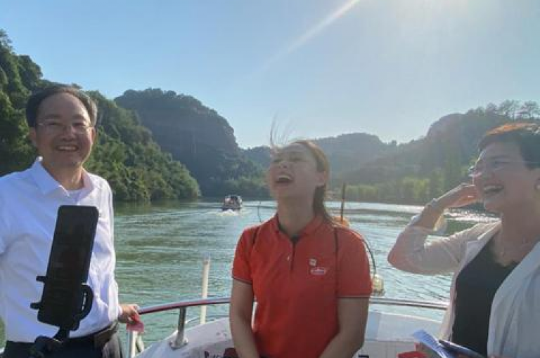 寻求帮助拼多多2025年免费助力群的真实性在知乎上引起了广泛讨论。