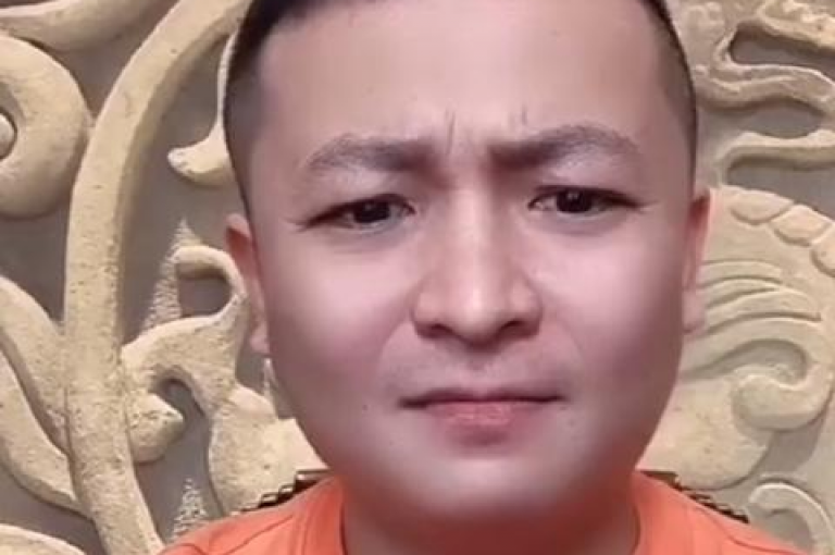 在qq引流推广机器人官网上，你可以找到关于如何查看谁赞了你的个性标签的教程。