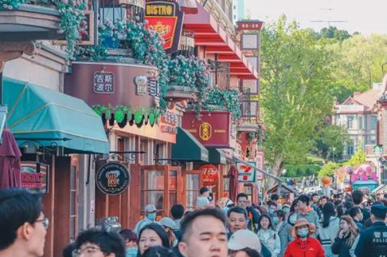 每日特惠，免费获取QQ名片十万点赞，限时领取！